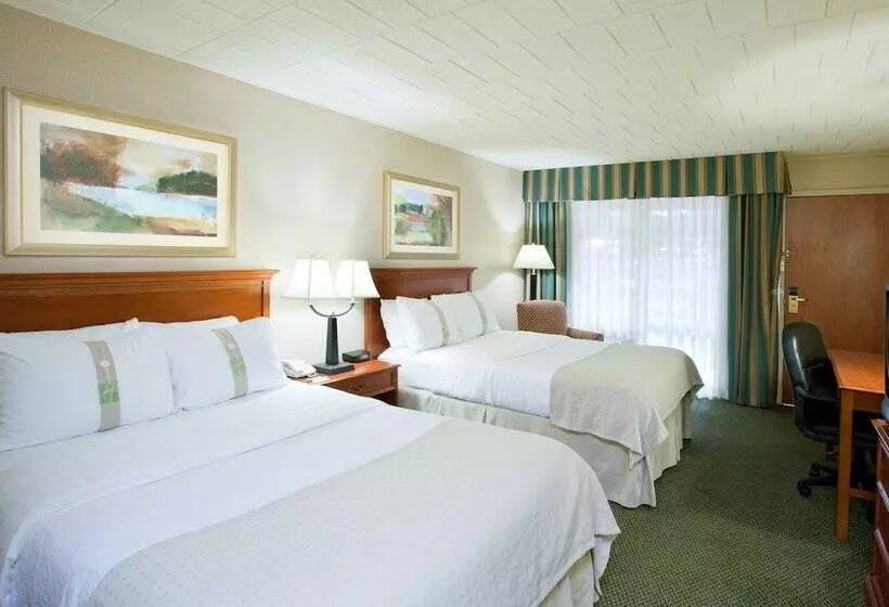 ２ダブルベッドのスタンダードルーム, Ramada By Wyndham Indiana