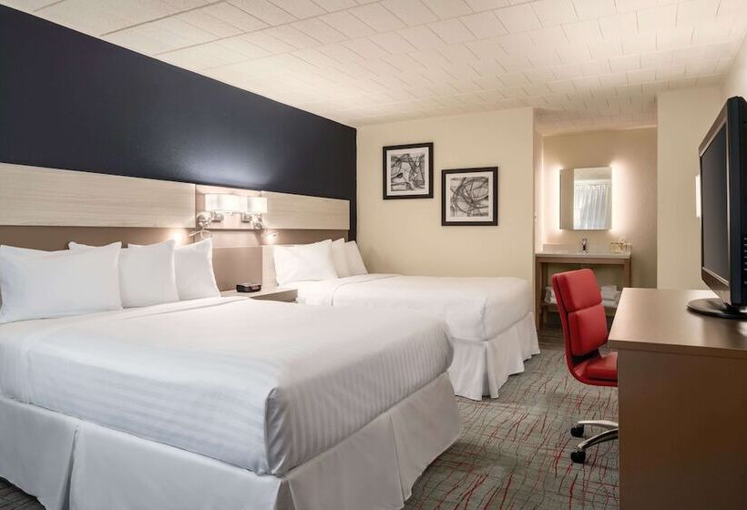 ２ダブルベッドのスタンダードルーム, Ramada By Wyndham Indiana