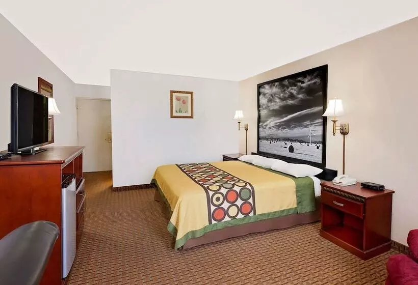 Standard-invahuone, Super 8 By Wyndham Plainview