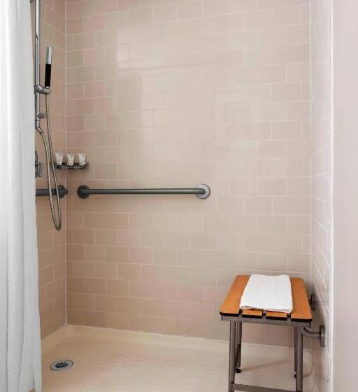 חדר סטנדרט עם מיטת קינג, The Westin Great Southern Columbus