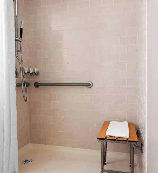 اتاق استاندارد با تخت بزرگ, The Westin Great Southern Columbus