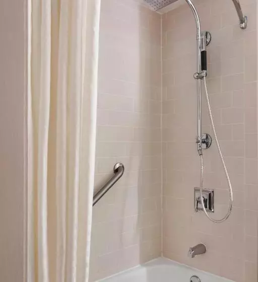 اتاق استاندارد با تخت بزرگ, The Westin Great Southern Columbus