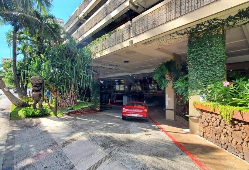 דירת חדר נוף לבריכה, Waikiki Monarch