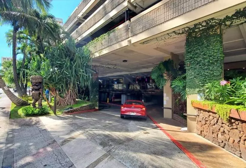 آپارتمان 1 خوابه با چشم‌انداز استخر, Waikiki Monarch