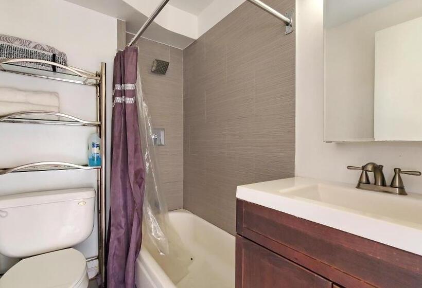 דירת חדר נוף לבריכה, Waikiki Monarch