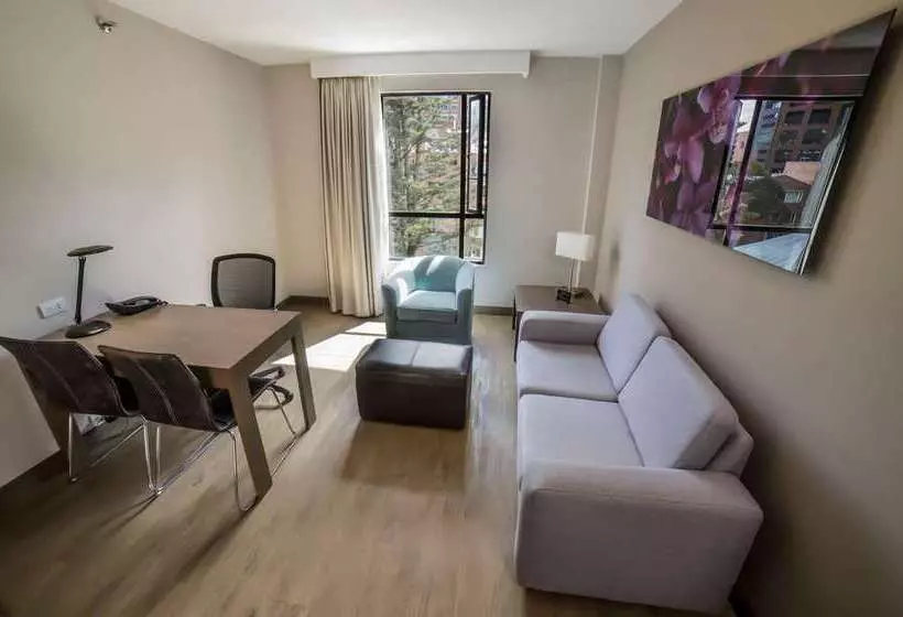 سوییت, Embassy Suites Hotel Winston Salem