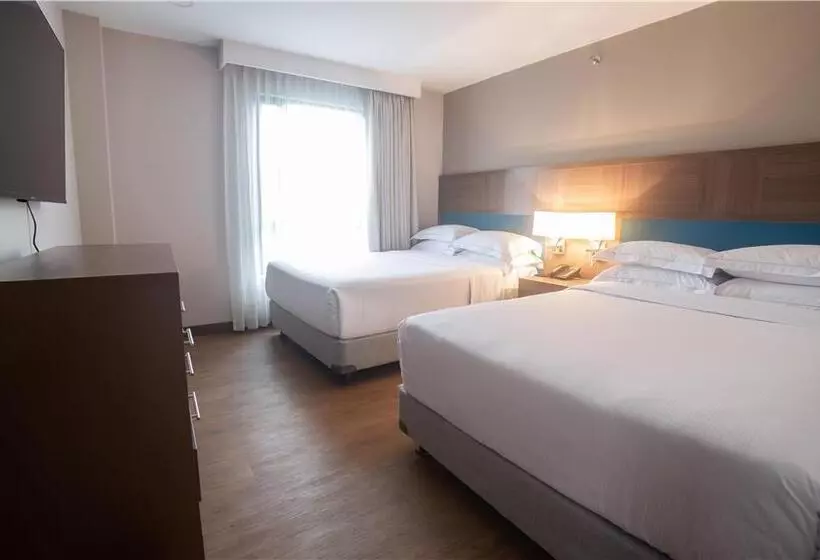 سوییت, Embassy Suites Hotel Winston Salem