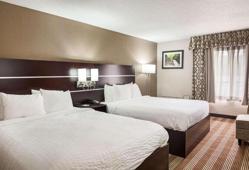 Номер Deluxe с Балконом, Pocono Inn & Banquet   Stroudsburg