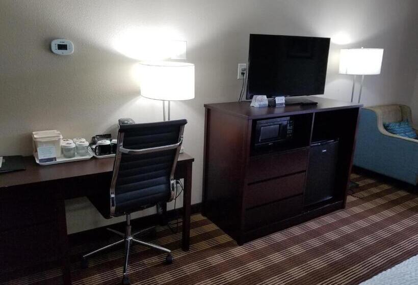 Номер Deluxe Кровать Кинг, Pocono Inn & Banquet   Stroudsburg