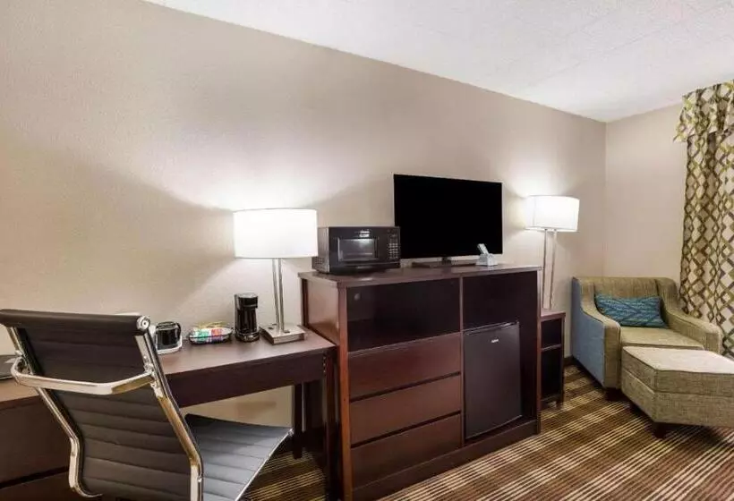 Perhehuone, Pocono Inn & Banquet   Stroudsburg