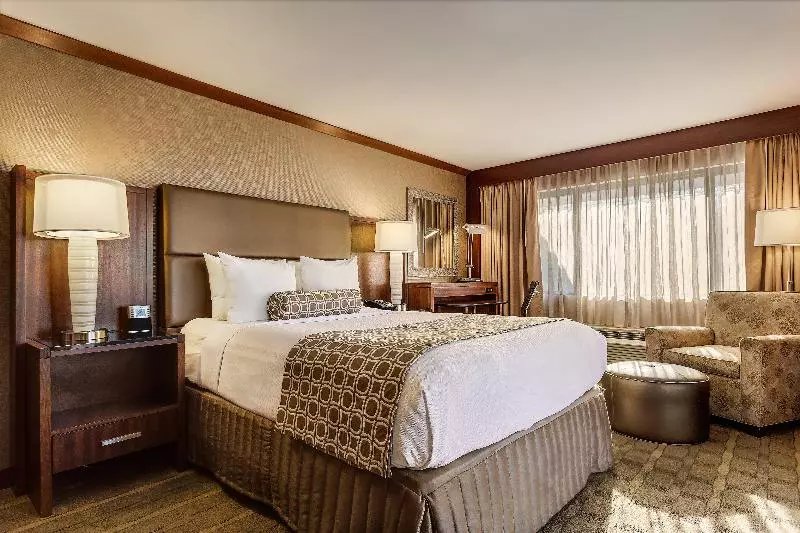 اتاق استاندارد با تخت دو نفره بزرگ برای معلولان, Crowne Plaza Hotel Foster City San Mateo, An Ihg