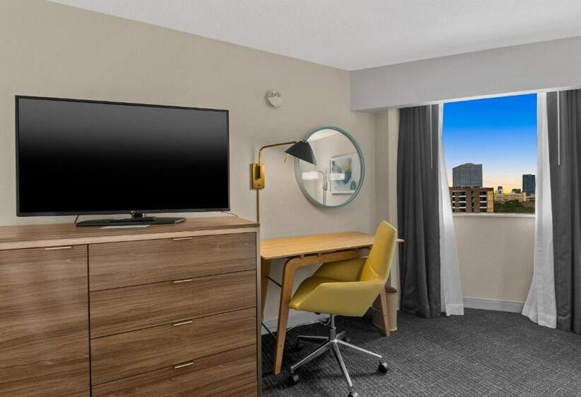 キングサイズベッドのスタンダードルーム, Crowne Plaza Houston Med Ctr Galleria Area, An Ihg