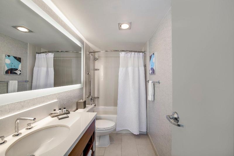 带双人大床的行政管理套房, Crowne Plaza Seattle, An Ihg Hotel With No Resort Fee