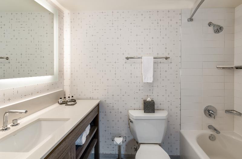 带大床的标准间, Crowne Plaza Seattle, An Ihg Hotel With No Resort Fee