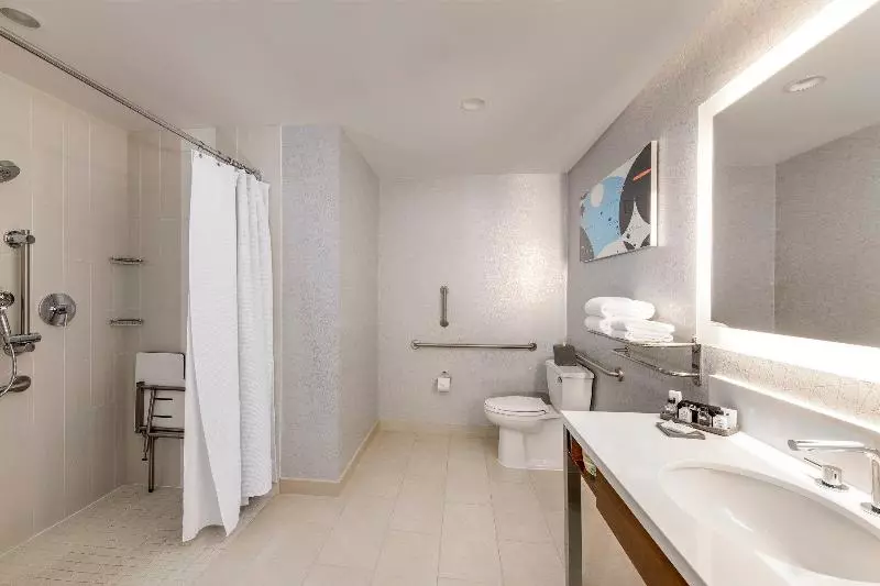 キングサイズベッドのスタンダードルーム, Crowne Plaza Seattle, An Ihg Hotel With No Resort Fee