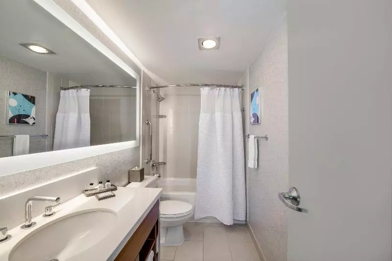 キングサイズベッドのスタンダードルーム, Crowne Plaza Seattle, An Ihg Hotel With No Resort Fee