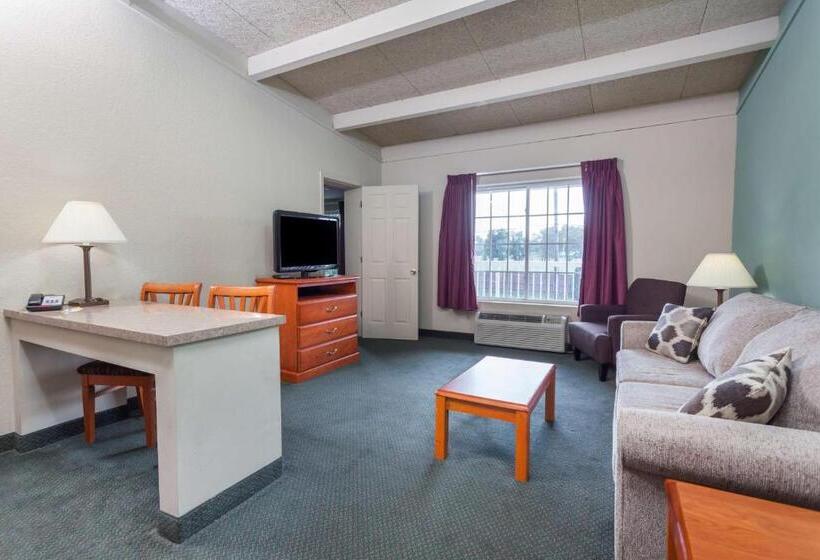 סוויטה, Days Inn & Suites By Wyndham Lexington