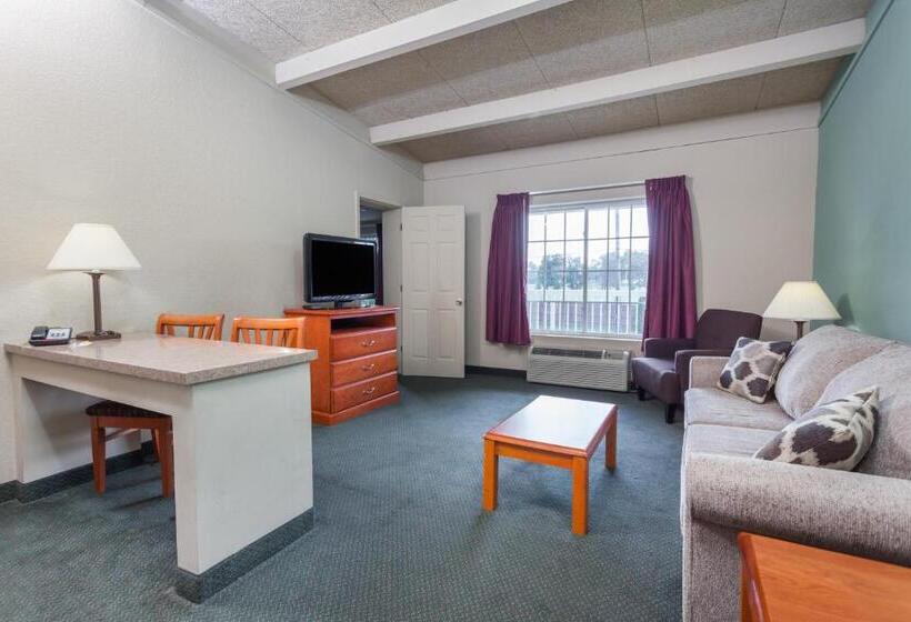 סוויטה, Days Inn & Suites By Wyndham Lexington