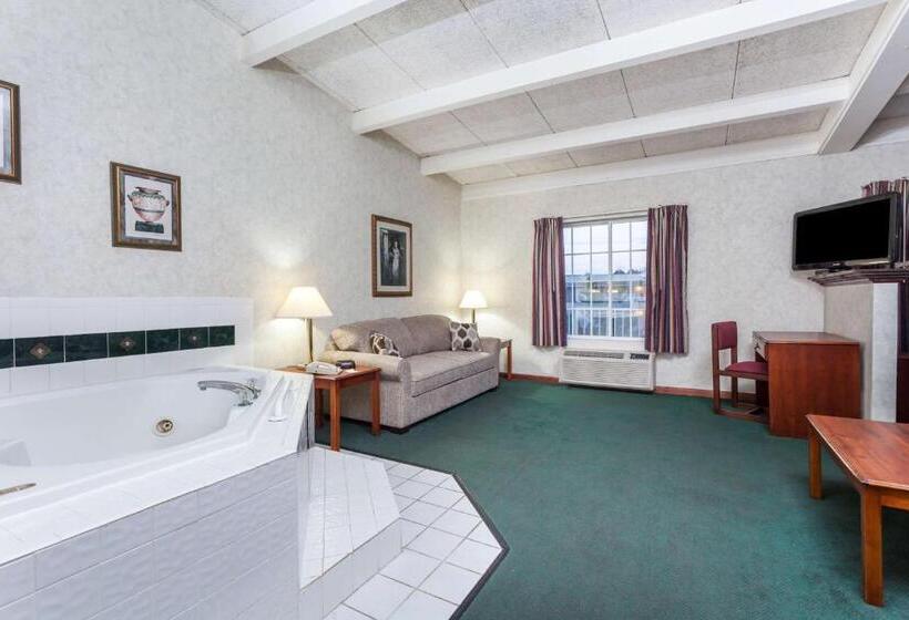 Студия Deluxe, Days Inn & Suites By Wyndham Lexington