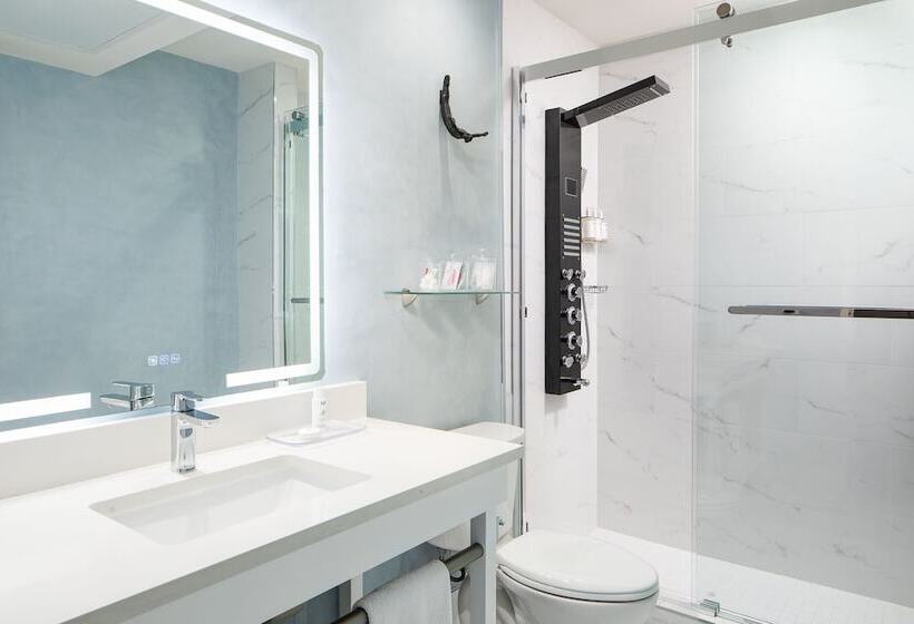 Номер Стандарт 2 Двуспальные Кровати, Grand Galvez Resort, Autograph Collection