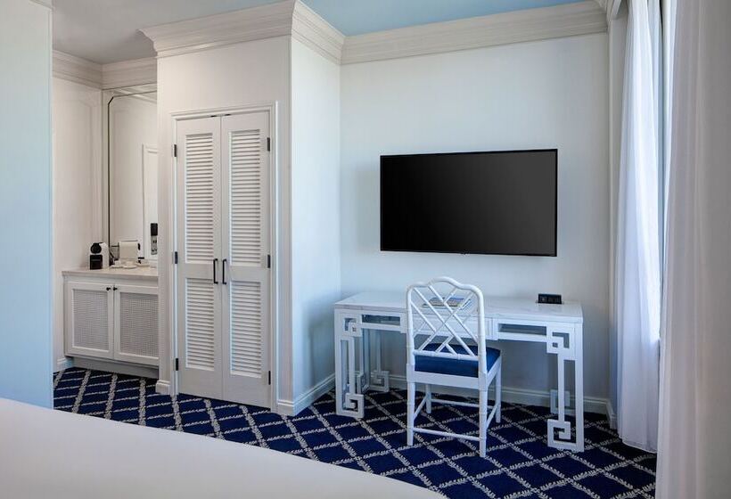 Номер Стандарт 2 Двуспальные Кровати, Grand Galvez Resort, Autograph Collection