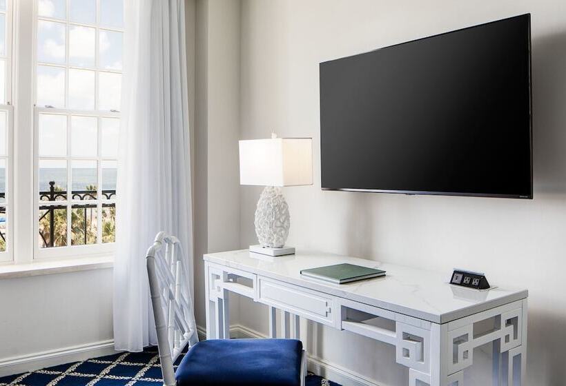 Номер Стандарт 2 Двуспальные Кровати, Grand Galvez Resort, Autograph Collection