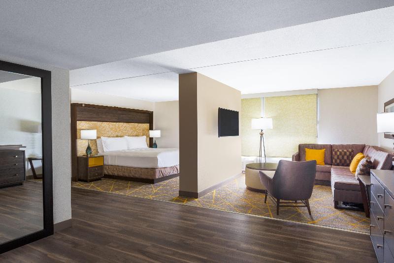Люкс Кровать Кинг, Holiday Inn La Mirada Buena Park, An Ihg