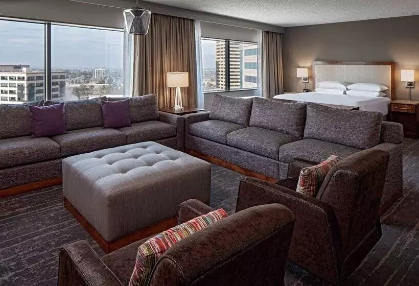 スタンダードスタジオ, Hyatt Regency Denver Tech Center