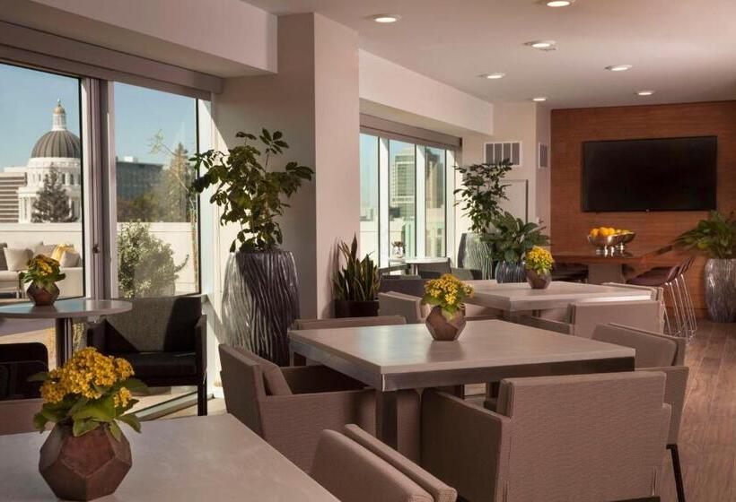 Номер Клуб Кровать Кинг, Hyatt Regency Sacramento
