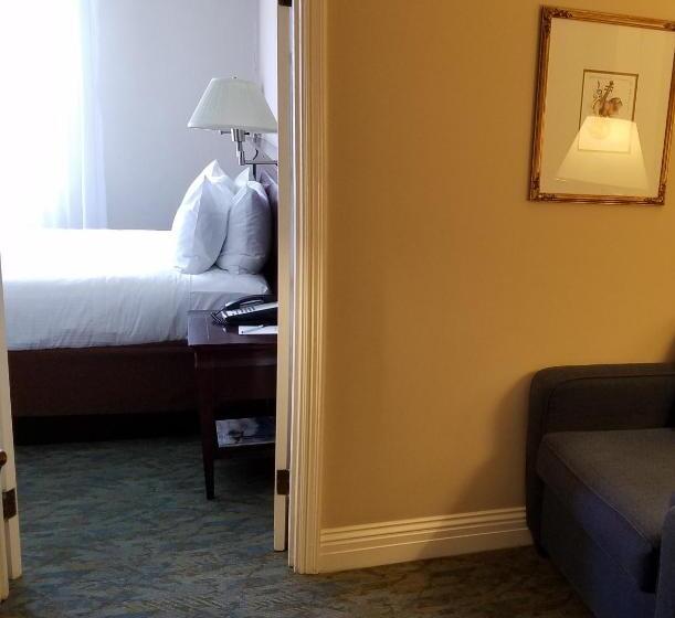 ジュニアスイート, Inn At The Opera