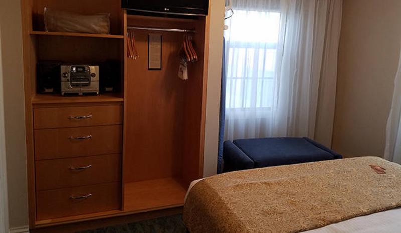 スタンダードスタジオ, Inn At The Opera