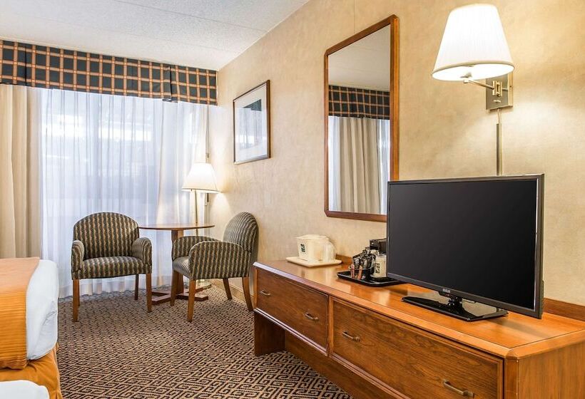 带2个双人床的标准工作室, Quality Inn And Conference Center