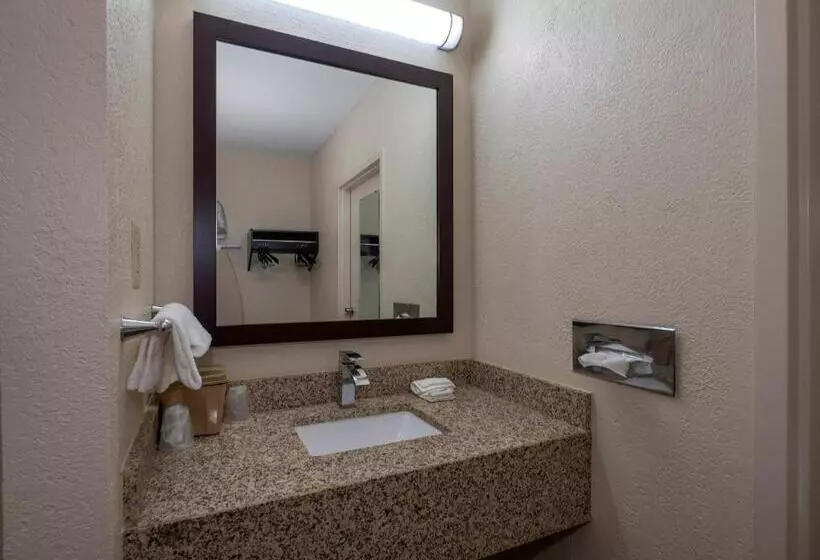障害者適応デラックスルーム, Red Roof Inn Warrenton