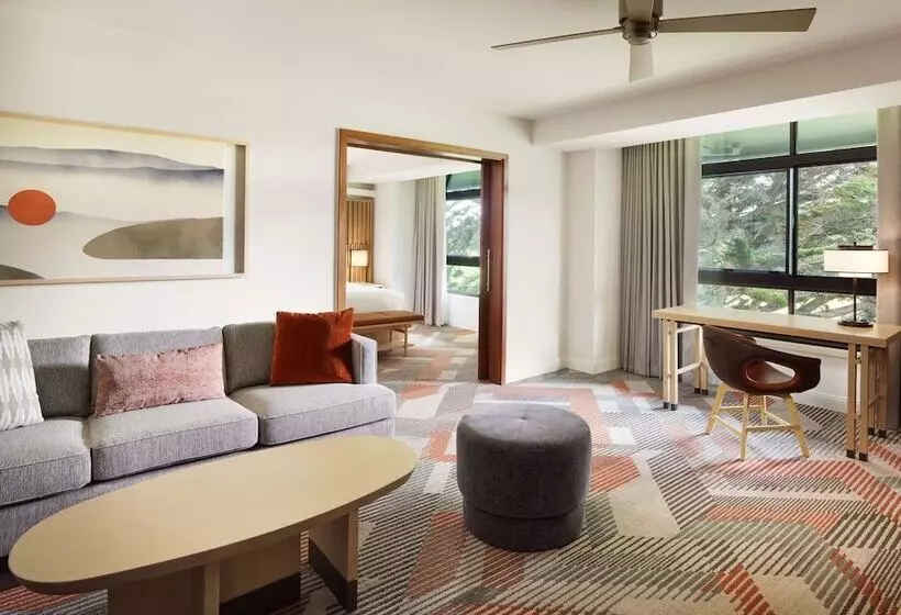 スイート, Hyatt Regency Monterey Hotel And Spa