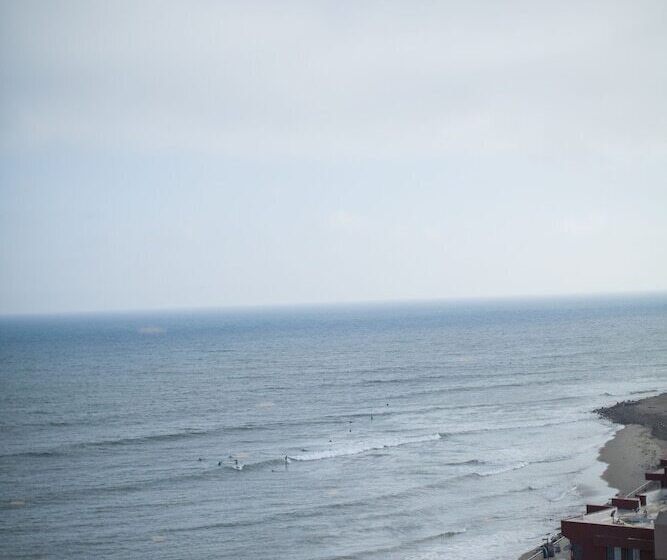 장애인을 위한 스위트, Crowne Plaza Ventura Beach, An Ihg