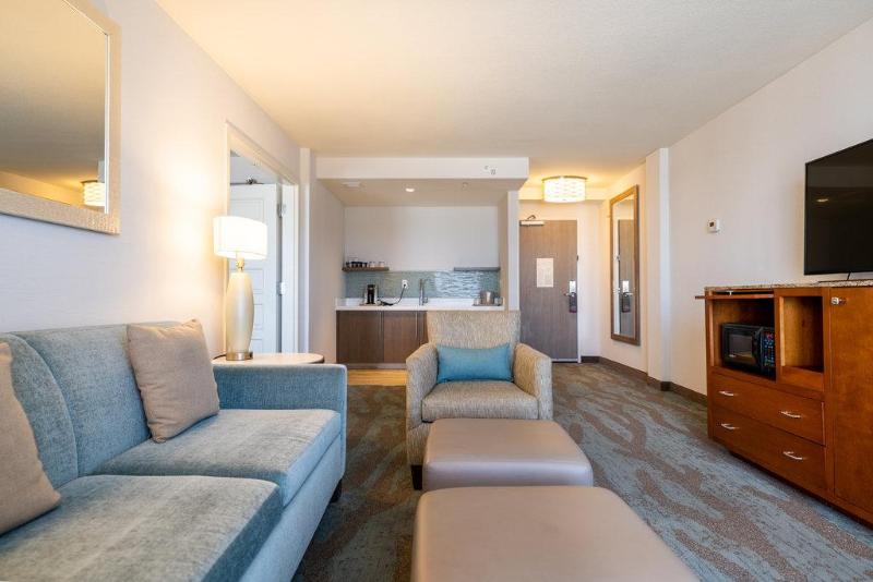 身障者適用スイートルーム, Crowne Plaza Ventura Beach, An Ihg