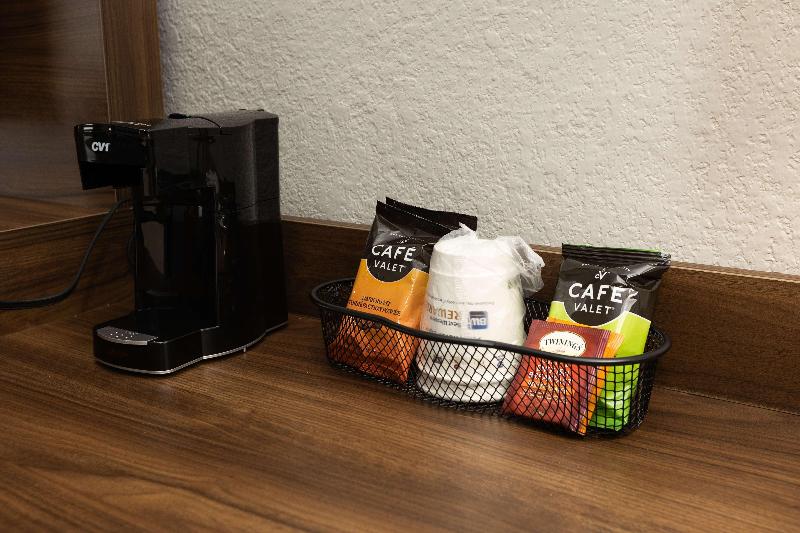 غرفة قياسية سرير كينج, Bhagat Hotels Stone Mountain Atlanta Bw Signature Collection