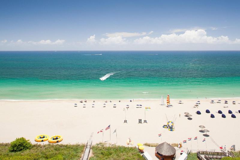 キングサイズベッドのスイートルーム, Fort Lauderdale Marriott Harbor Beach Resort & Spa