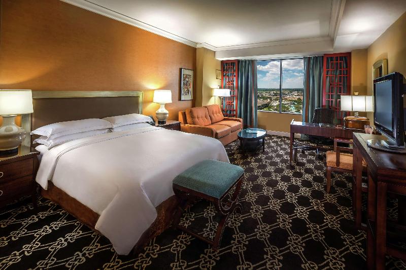 Quarto Estandar Cama King para Deficientes Físicos, Hilton Anatole