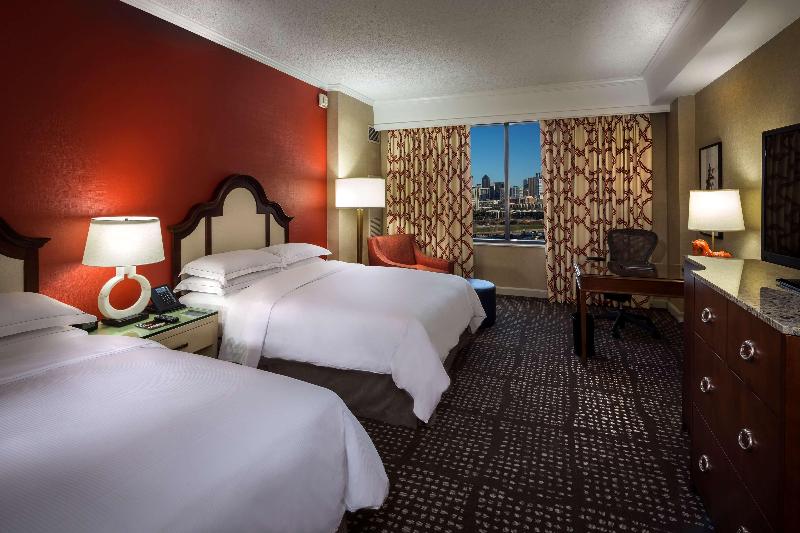 Quarto Estandar para Deficientes Físicos, Hilton Anatole