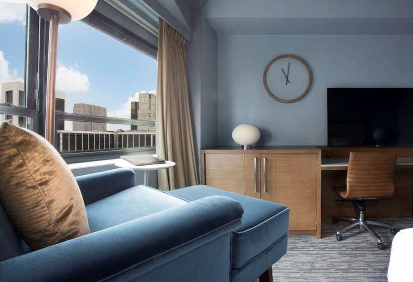 Quarto Estandar Cama King, Hilton Anatole
