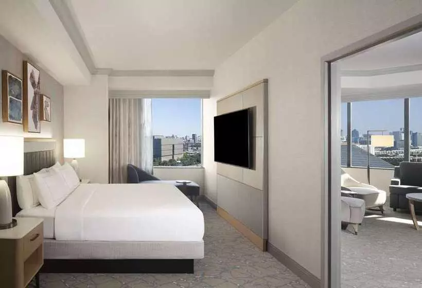 スイート, Hilton Anatole