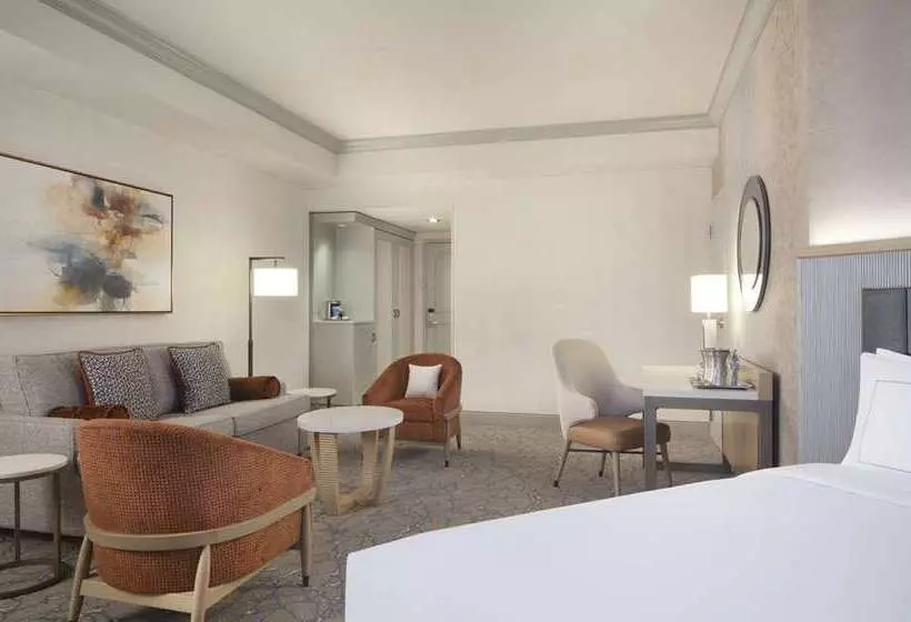 デラックススイート, Hilton Anatole