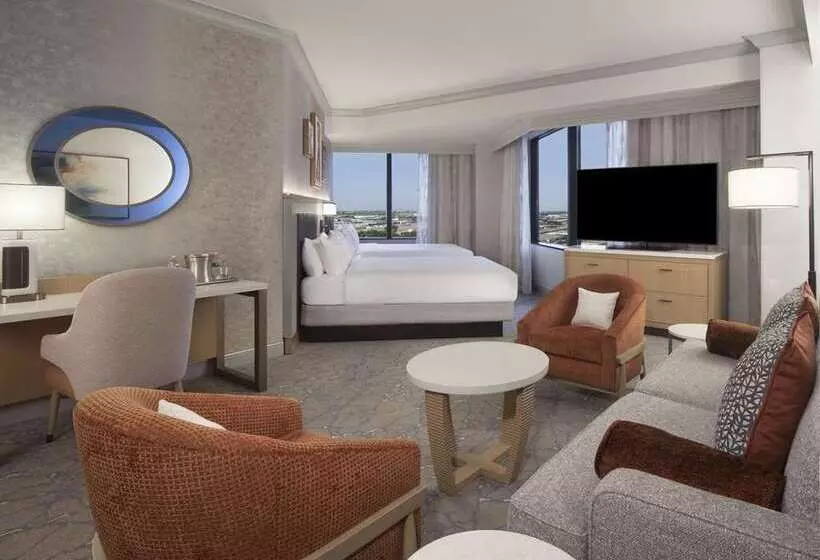 デラックススイート, Hilton Anatole