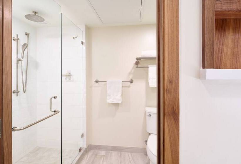 스탠다드 룸 1층, Outrigger Kāʻanapali Beach Resort