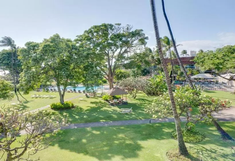 クイーンサイズベッドのスタンダードルーム, Outrigger Kāʻanapali Beach Resort