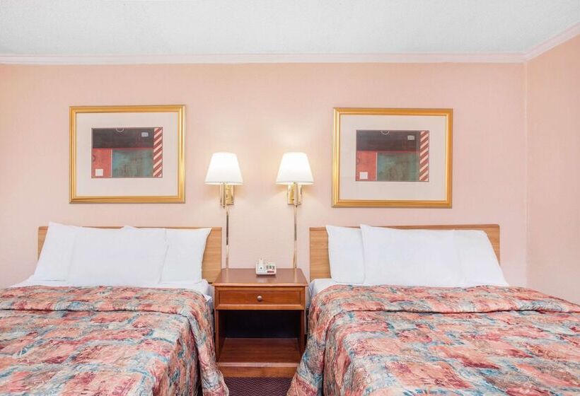 Номер Стандарт 2 Двуспальные Кровати, Knights Inn   Augusta