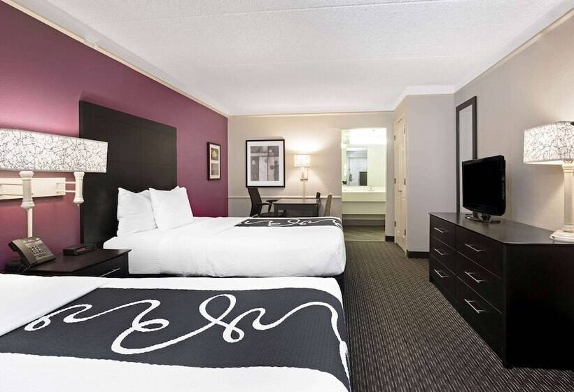 ２ダブルベッドのスタンダードルーム, La Quinta Inn By Wyndham Fresno Yosemite