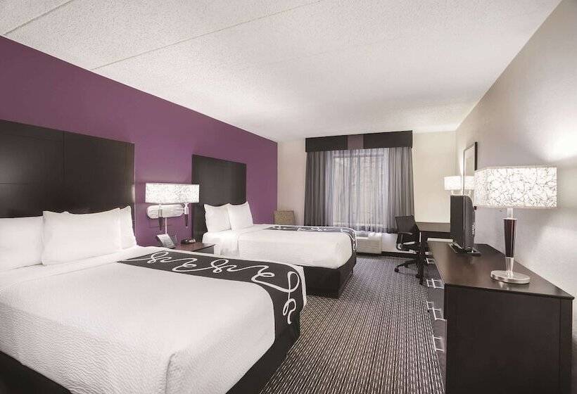 ２ダブルベッドのスタンダードルーム, La Quinta Inn By Wyndham Fresno Yosemite