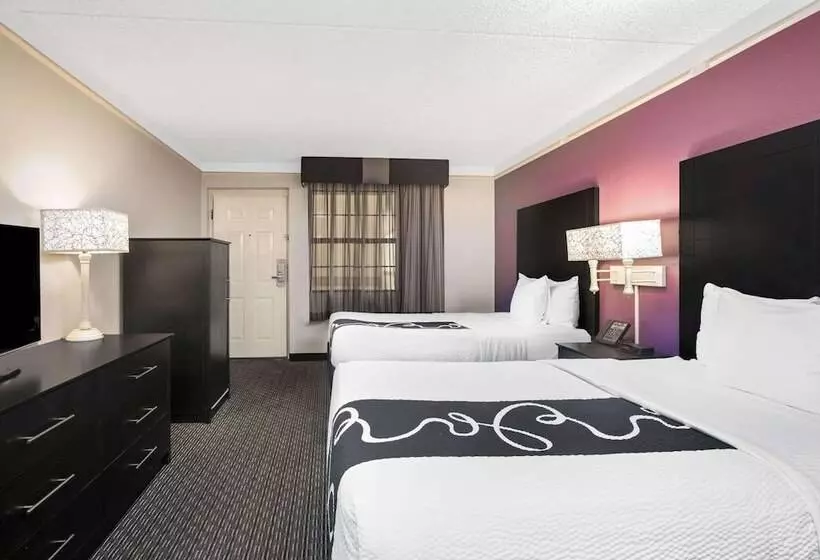 اتاق لوکس, La Quinta Inn By Wyndham Fresno Yosemite